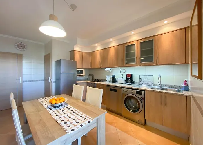 Charming With Panoramic View And Pool #1932 * ラゴス