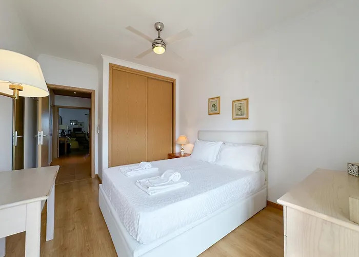 アパート Charming With Panoramic View And Pool #1932