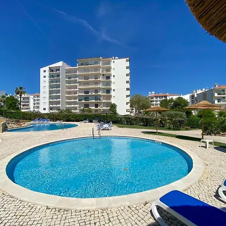 Charming With Panoramic View And Pool #1932 דירה