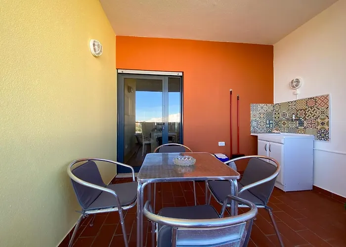 Charming With Panoramic View And Pool #1932 라고스